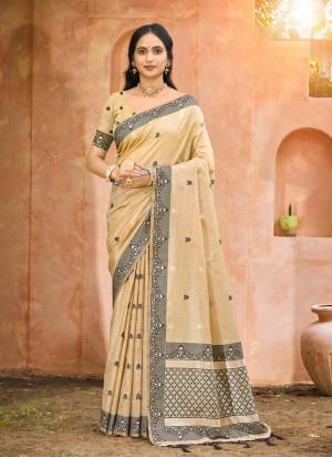 Garb These Fastive And Party Wear Saree in Fine Colored.These Saree And Blouse is Fabricated On Assam Silk.Its Beautified With Woven Jacquard Thread Designer.