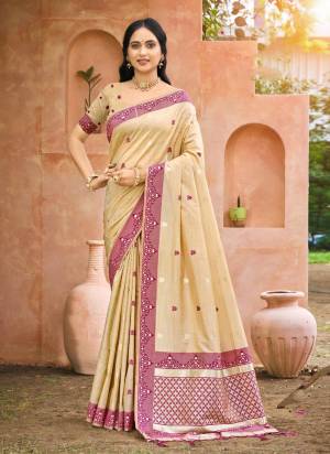 Garb These Fastive And Party Wear Saree in Fine Colored.These Saree And Blouse is Fabricated On Assam Silk.Its Beautified With Woven Jacquard Thread Designer.