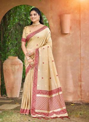 Garb These Fastive And Party Wear Saree in Fine Colored.These Saree And Blouse is Fabricated On Assam Silk.Its Beautified With Woven Jacquard Thread Designer.