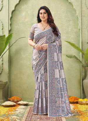 Looking These Festive And Party Wear Saree in Fine Colored.These Saree And Blouse is Fabricated On Tussar Silk.Its Beautified With Designer Madhubani Printed.