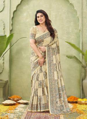 Looking These Festive And Party Wear Saree in Fine Colored.These Saree And Blouse is Fabricated On Tussar Silk.Its Beautified With Designer Madhubani Printed.