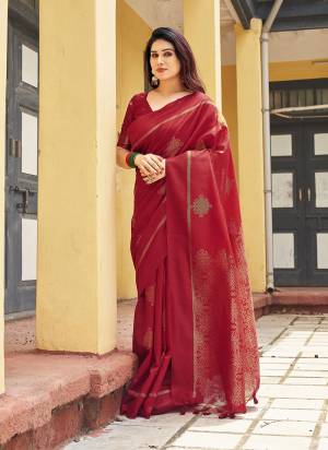 Looking These Festive And Party Wear Saree in Fine Colored.These Saree And Blouse is Fabricated On Khadi Raw Silk.Its Beautified With Woven Paithani Pallu Designer.