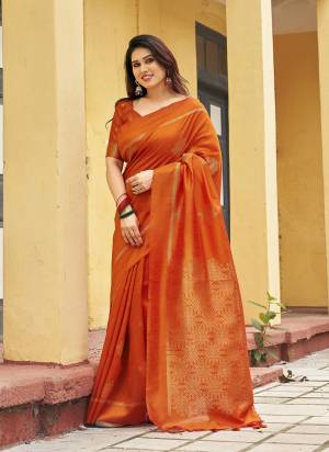 Looking These Festive And Party Wear Saree in Fine Colored.These Saree And Blouse is Fabricated On Khadi Raw Silk.Its Beautified With Woven Paithani Pallu Designer.