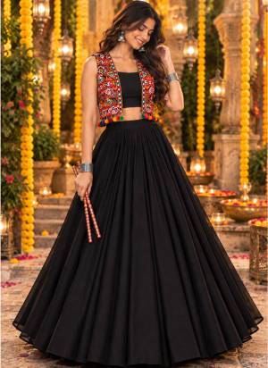 Looking These Navratri Wear Lehenga Choli in Fine Colored.These Lehenga Are Georgette Choli Are Cotton Fabricated On Crepe Inner Pair.Its Beautified With Designer Kutchi Mirror Embroidery Work.