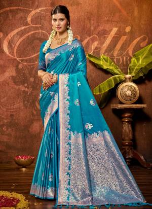 Garb These Fastive And Party Wear Saree in Fine Colored.These Saree And Blouse is Fabricated On Satin Silk.Its Beautified With Woven Jacquard Jari Designer.