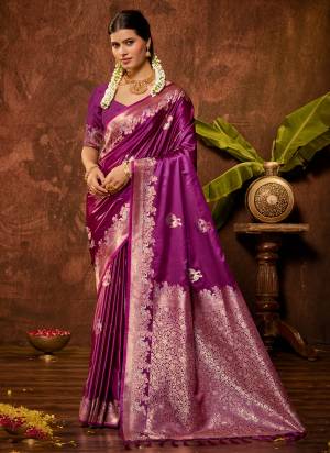 Garb These Fastive And Party Wear Saree in Fine Colored.These Saree And Blouse is Fabricated On Satin Silk.Its Beautified With Woven Jacquard Jari Designer.