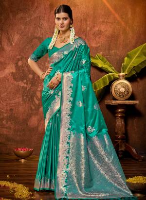 Garb These Fastive And Party Wear Saree in Fine Colored.These Saree And Blouse is Fabricated On Satin Silk.Its Beautified With Woven Jacquard Jari Designer.