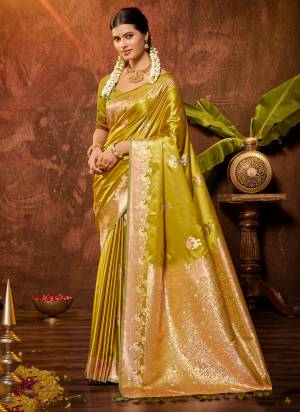 Garb These Fastive And Party Wear Saree in Fine Colored.These Saree And Blouse is Fabricated On Satin Silk.Its Beautified With Woven Jacquard Jari Designer.