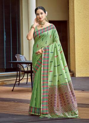 Looking These Fastive And Party Wear Saree in Fine Colored.These Saree And Blouse is Fabricated On Assam Silk.Its Beautified With Woven Jacquard Multy Thread Designer.