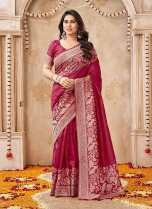 Garb These Festive And Party Wear Saree in Fine Colored.These Saree And Blouse is Fabricated On Banglori Handloom Raw Silk.Its Beautified With Woven Peacock Jari Jaal Pallu Border Designer.