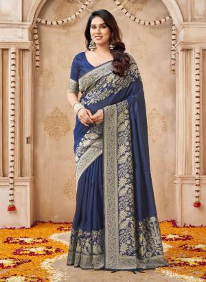 Garb These Festive And Party Wear Saree in Fine Colored.These Saree And Blouse is Fabricated On Banglori Handloom Raw Silk.Its Beautified With Woven Peacock Jari Jaal Pallu Border Designer.