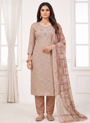 Garb These Suit in Fine Colored Pair With Bottom And Dupatta.These Top Are Lilen Simmer And Dupatta Are Fabricated On Lilen Simmer Pair With Rayon Bottom.Its Beautified With Designer Digitel Printed, Hand Work.