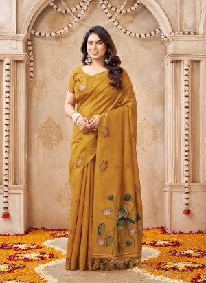 Looking These Festive And Party Wear Saree in Fine Colored.These Saree And Blouse is Fabricated On Jute Linen.Its Beautified With Weaving Pichwai Pallu And Lotus Butti Reasham Designer.