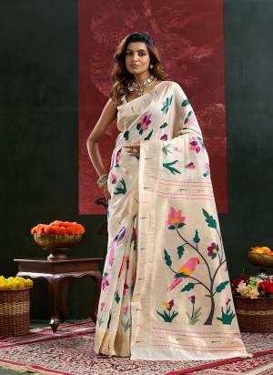 Looking These Festive Party Wear Saree in Fine Colored.These Saree And Blouse is Fabricated On Cotton Silk.Its Beautified With Weaving Meenakari Paithani Pallu Border Designer.