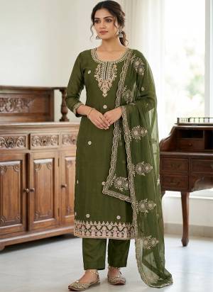 Looking These Suit in Fine Colored Pair With Bottom And Dupatta.These Top Are PV Cotton And Dupatta Are Fabricated On Nazmin Pair With Rayon Bottom.Its Beautified With Designer Embroidery Work.