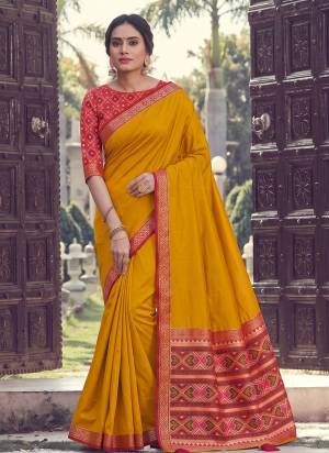 Garb These Fastive And Party Wear Saree in Fine Colored.These Saree And Blouse is Fabricated On Silk.Its Beautified With Weaving Multy Thread Designer.