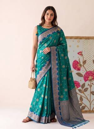 Garb These Fastive And Party Wear Saree in Fine Colored.These Saree And Blouse is Fabricated On Silk.Its Beautified With Weaving Jari Designer.
