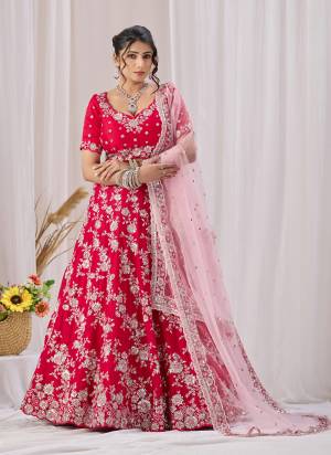 For A Designer Look,Grab These Lehenga Choli in Fine Colored.These Lehenga And Blouse Are Fabricated On Georgette Pair With Dupatta Are Net.Its Beautified With Heavy Designer Embroidery Work.