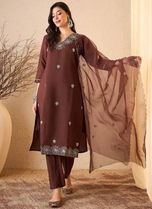 Looking These Beautiful Party Wear Designer Readymade Suits.These Top And Bottom Are Silk Blend And Dupatta is Fabricated On Organza.Its Beautified With Designer Embroidery Work.
