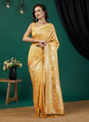 Attractive These Party Wear Saree in Fine Colored Pair With Blouse.These Saree and Blouse Are Fabricated On Crepe Silk.Its Beautified With Woven Jari Designer.