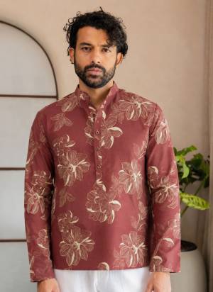 For A festive Wear,Grab These Readymade Short Kurta in Fine Colored.These Kurta is Fabricated On Linen With Designer Printed.Buy Now.