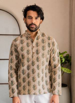 For A festive Wear,Grab These Readymade Short Kurta in Fine Colored.These Kurta is Fabricated On Linen With Designer Printed.Buy Now.