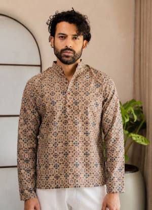 For A festive Wear,Grab These Readymade Short Kurta in Fine Colored.These Kurta is Fabricated On Linen With Designer Printed.Buy Now.