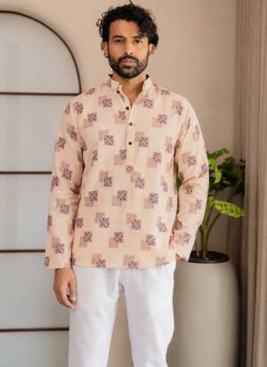 For A festive Wear,Grab These Readymade Short Kurta in Fine Colored.These Kurta is Fabricated On Linen With Designer Printed.Buy Now.