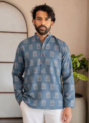 For A festive Wear,Grab These Readymade Short Kurta in Fine Colored.These Kurta is Fabricated On Linen With Designer Printed.Buy Now.