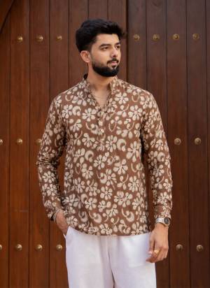 For A festive Wear,Grab These Readymade Short Kurta in Fine Colored.These Kurta is Fabricated On Swiss Linen With Designer Printed.Buy Now.