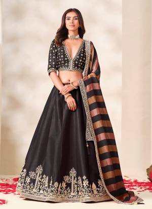 For A Designer Look,Grab These Party Wear Lehenga Choli in Fine Colored.These Lehenga And Blouse Are Fabricated On Art Silk Pair With Viscose Patta Dupatta.Its Beautified With Designer Embroidery Work.