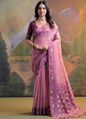 Garb These Festive Wear Saree in Fine Colored.These Saree And Blouse is Fabricated On Muga Cotton.Its Beautified With Multy Thread Jamdani Weaving Designer.