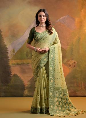 Garb These Festive Wear Saree in Fine Colored.These Saree And Blouse is Fabricated On Muga Cotton.Its Beautified With Multy Thread Jamdani Weaving Designer.