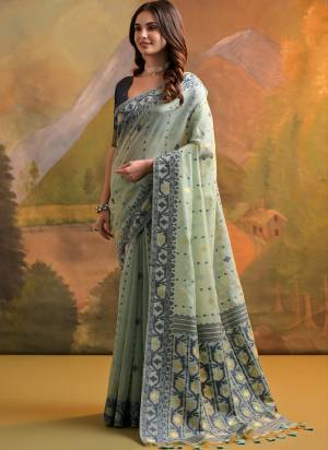 Garb These Festive Wear Saree in Fine Colored.These Saree And Blouse is Fabricated On Muga Cotton.Its Beautified With Multy Thread Jamdani Weaving Designer.