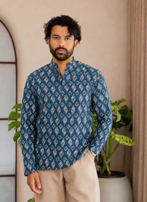 For A festive Wear,Grab These Readymade Short Kurta in Fine Colored.These Kurta is Fabricated On Swiss Linen With Designer Printed.Buy Now.