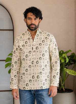 For A festive Wear,Grab These Readymade Short Kurta in Fine Colored.These Kurta is Fabricated On Swiss Linen With Designer Printed.Buy Now.