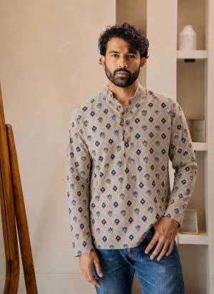 For A festive Wear,Grab These Readymade Short Kurta in Fine Colored.These Kurta is Fabricated On Swiss Linen With Designer Printed.Buy Now.