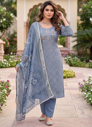 Looking These Suit in Fine Colored Pair With Bottom And Dupatta.These Top Are Simmer Cotton Linen And Dupatta Are Fabricated On Simmer Cotton Linen Pair With Rayon Bottom.Its Beautified With Designer Printed, Hand Work.