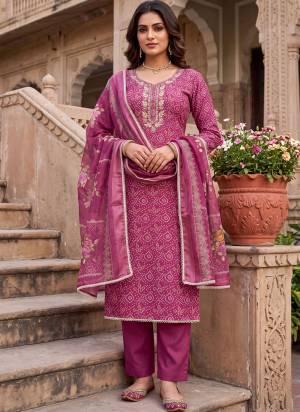 Looking These Suit in Fine Colored Pair With Bottom And Dupatta.These Top Are Simmer Cotton Linen And Dupatta Are Fabricated On Simmer Cotton Linen Pair With Rayon Bottom.Its Beautified With Designer Printed, Hand Work.