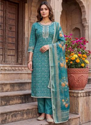 Looking These Suit in Fine Colored Pair With Bottom And Dupatta.These Top Are Simmer Cotton Linen And Dupatta Are Fabricated On Simmer Cotton Linen Pair With Rayon Bottom.Its Beautified With Designer Printed, Hand Work.