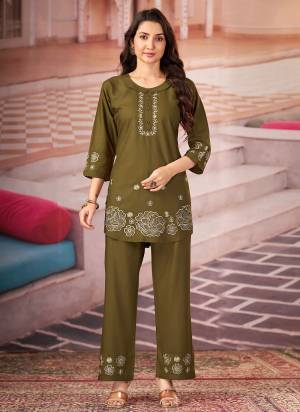 Garb These Beautiful Party Wear Designer Readymade Co Ord Dress.These Top And Bottom Are Rayon Fabricated.Its Beautified With Designer Multy Thread Embroidery,Hand Work.
