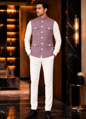 Looking These Party Wear Mans Wear Pocket Koti wearing this fashionable. This Koti Are Lachka Silk Fabriced With Sold Designer.