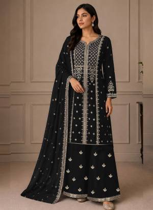 Garb These Designer Plazzo Suit in Fine Colored Pair With Bottom And Dupatta.These Top Are Georgette And Dupatta Are Fabricated On Georgette Pair With Georgette Bottom.Its Beautified With Santoon Inner.Its Beautified With Heavy Designer Embroidery Work.