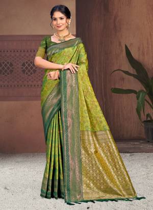 Garb These Fastive And Party Wear Saree in Fine Colored.These Saree And Blouse is Fabricated On Soft Silk.Its Beautified With Woven Jacquard Designer.