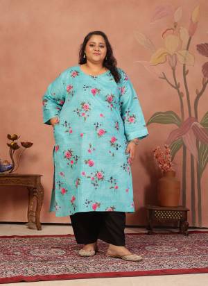 Garb These Beautiful Looking Readymade Plus Size Kurti.These Kurti is Fabricated On Cambric Cotton.Its Beautified With Designer Printed.