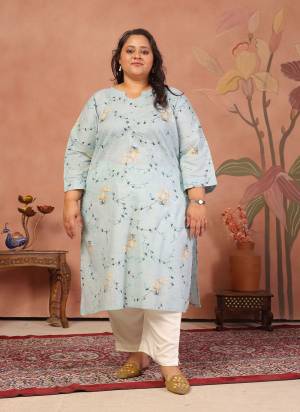 Garb These Beautiful Looking Readymade Plus Size Kurti.These Kurti is Fabricated On Cambric Cotton.Its Beautified With Designer Printed.