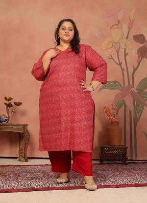 Garb These Beautiful Looking Readymade Plus Size Kurti.These Kurti is Fabricated On Cambric Cotton.Its Beautified With Designer Printed.