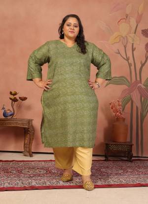 Garb These Beautiful Looking Readymade Plus Size Kurti.These Kurti is Fabricated On Cambric Cotton.Its Beautified With Designer Printed.
