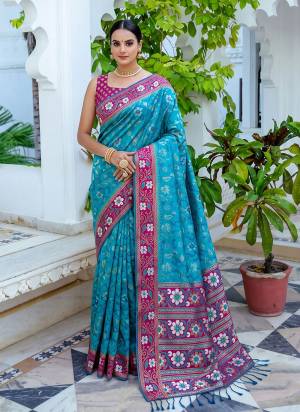 Garb These Fastive And Party Wear Saree in Fine Colored.These Saree And Blouse is Fabricated On Silk.Its Beautified With Weaving Jacquard Designer.