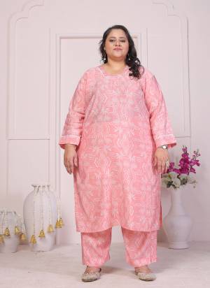 Attrective These Beautiful Looking Readymade Plus Size Co Ord Kurti With Bottom.These Kurti And Bottom is Fabricated On Viscose Chanderi.Its Beautified With Designer Printed.